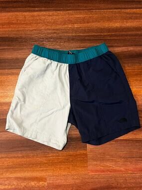 The North Face Men's Colorblock Swim + Hiking Trunks, Size M